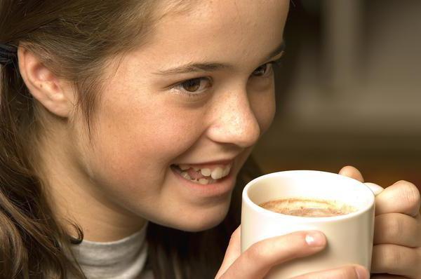 можно ли детям пить кофе и чем это грозит