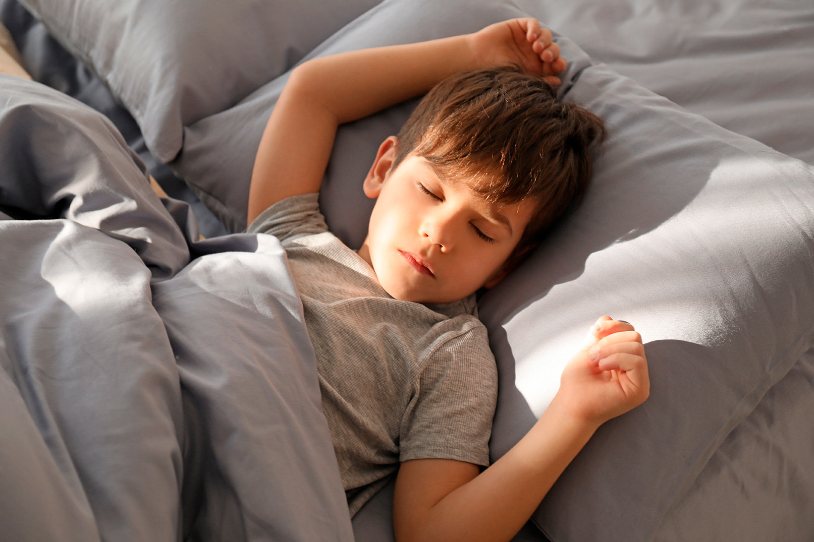 Сколько часов сна нужно детям и подросткам