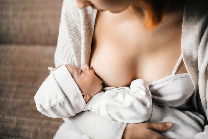 Техника грудного вскармливания новорожденного