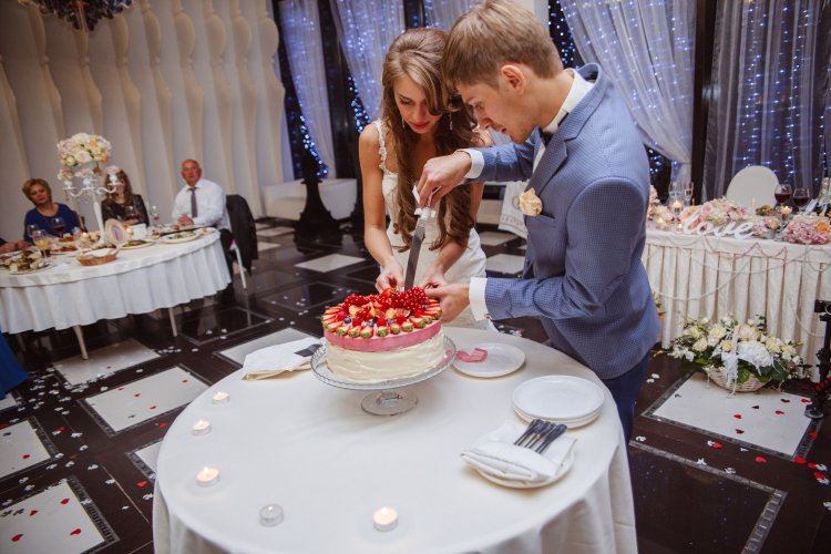 Рассчитать вес торта на свадьбу